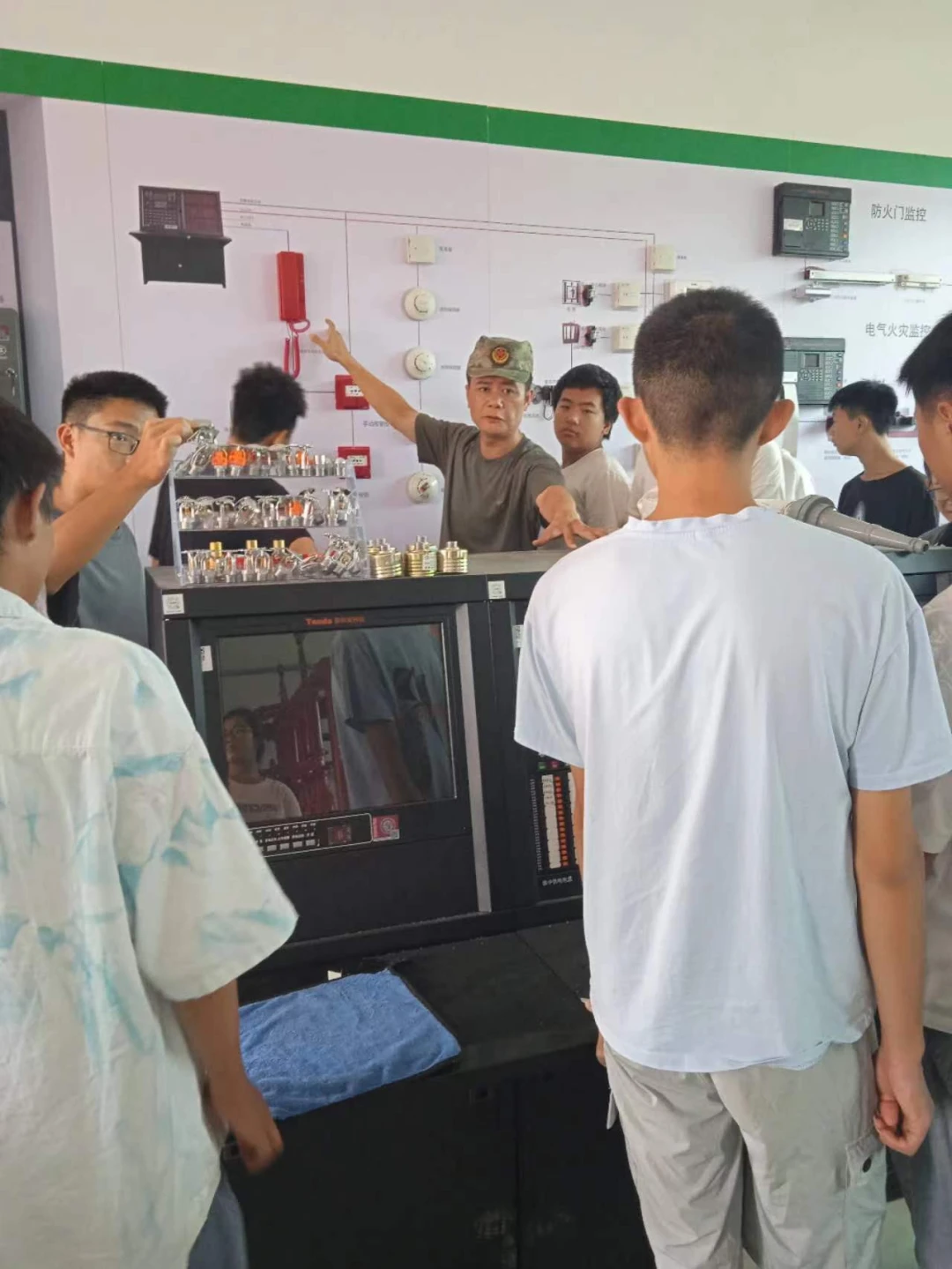如何通过快攻训练提高球员的速度和灵活性?_0